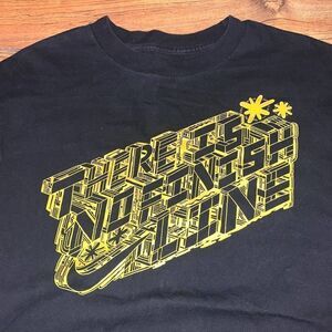 EUC Nike There is No Finish Line MD